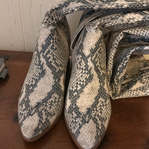 Steve Madden thigh high snake skin boots. - Picture 5 of 6